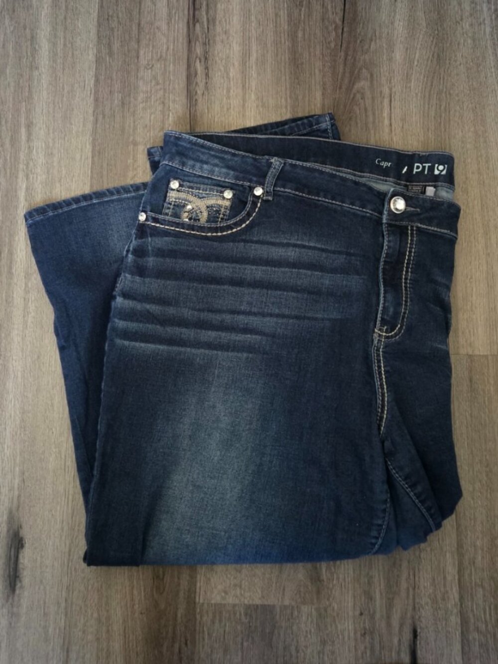 Apt. 9 Women’s Capri Jeans – Size 24W – GUC